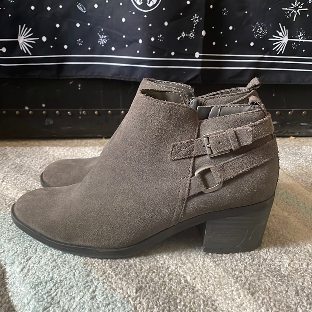 Sonoma ankle boot size 7 grey